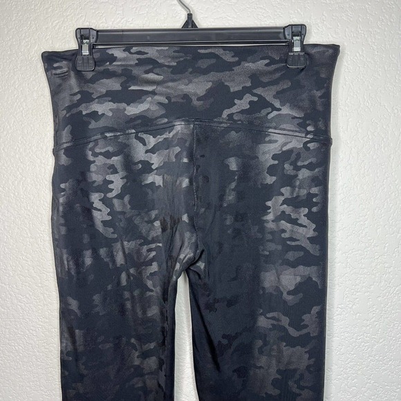SPANX Faux Leather Camo High Waist Seamless Leggings XL Slimming Athleisure W21 - Picture 7 of 11